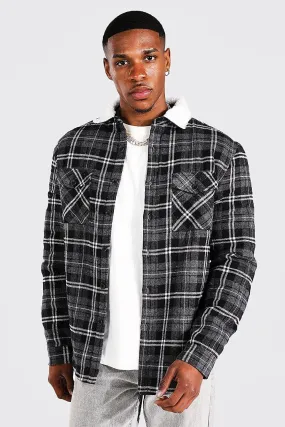 Gestepptes kariertes Overshirt mit Futter aus Teddyfell